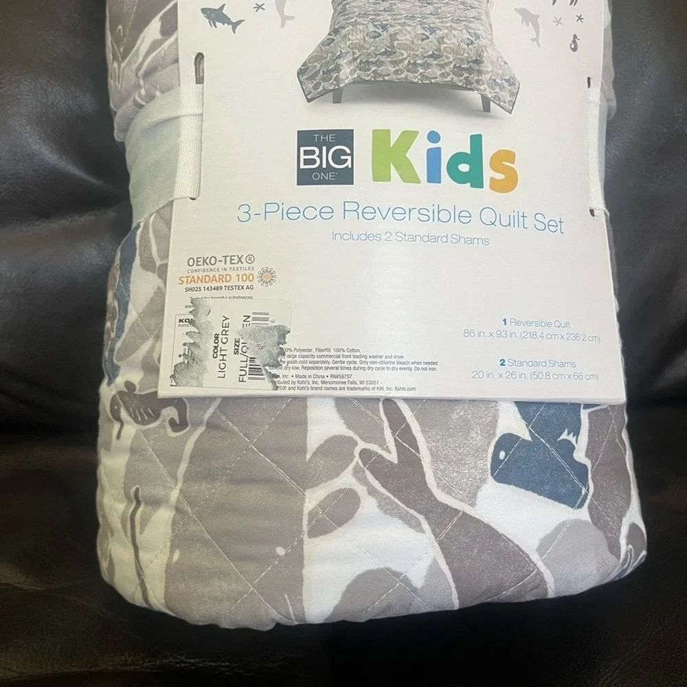 The Big One Kids Reversible Shark Quilt Set Full/Queen Blanket & 2 Sham Nautical